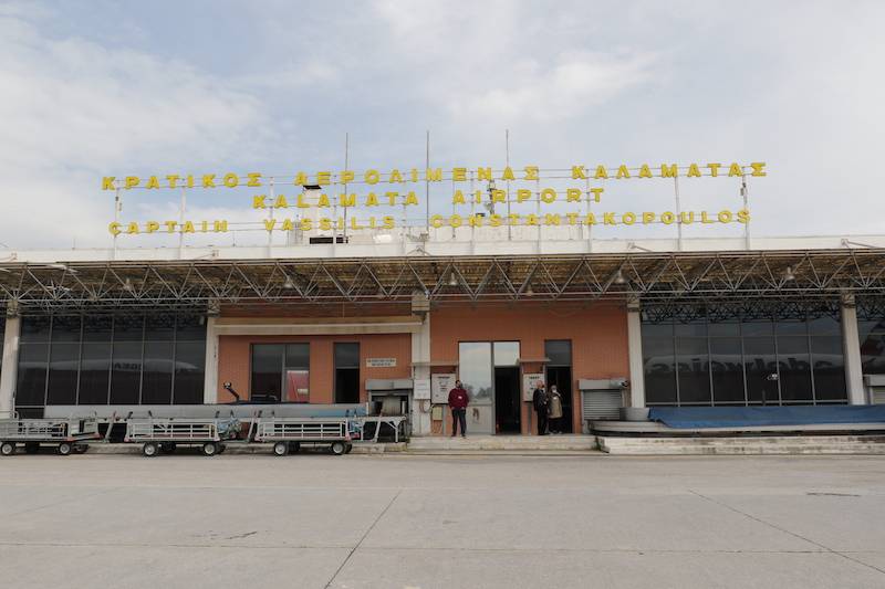 Η Περιφέρεια αποκαθιστά ζημιές στο αεροδρόμιο Καλαμάτας