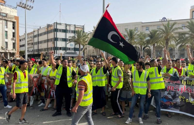 Λιβύη: Διαδηλωτές εισέβαλαν στο κοινοβούλιο στο Τομπρούκ -- διαδηλώσεις και σε άλλες πόλεις
