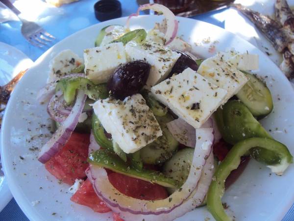 Τι είναι αυτό που κάνει την χωριάτικη σαλάτα (Greek salad) τόσο ξεχωριστή;