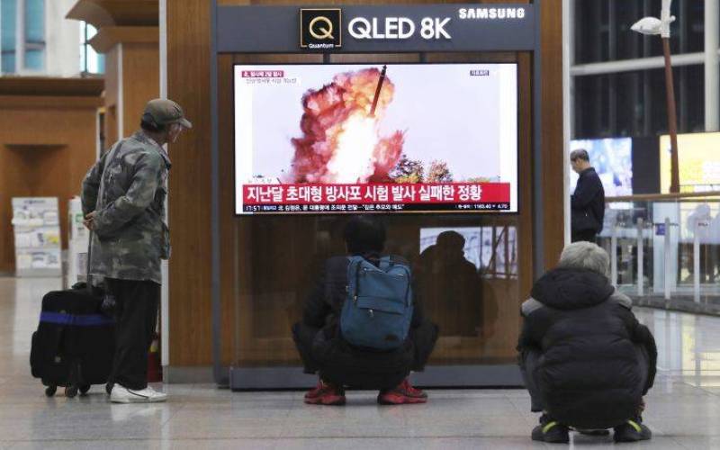 Βόρεια Κορέα: Νέα επιτυχημένη εκτόξευση «πολλαπλών πυραύλων»