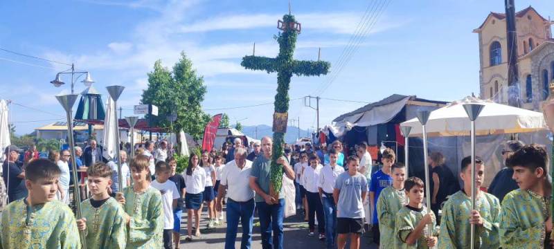 Πλήθος κόσμου στον εορτασμό του Σταυρού στην Κυπαρισσία