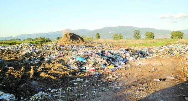 100.000 τόνοι σκουπίδια στα Λιμενικά Μεσσήνης