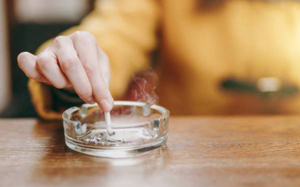 Αντικρουόμενες μελέτες για τους καπνιστές και τον κορονοιό - Ο ρόλος της νικοτίνης