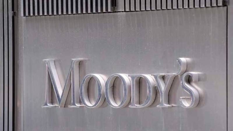 Έπαινοι από Moody's για τη χαλάρωση των capital controls