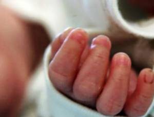 Γιατροί κατηγορούμενοι για νεκρό μωρό