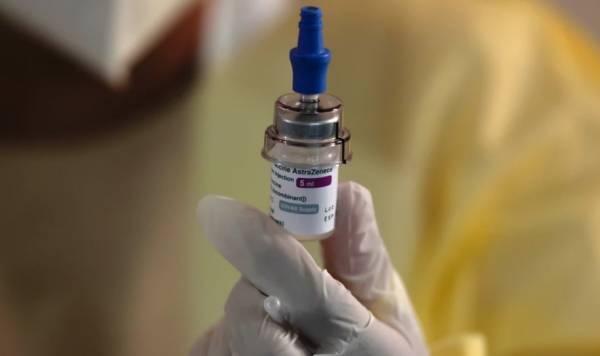 Εμβόλιο AstraZeneca: Νέα έρευνα για το διάστημα μεταξύ των 2 δόσεων και το ενδεχόμενο μιας τρίτης