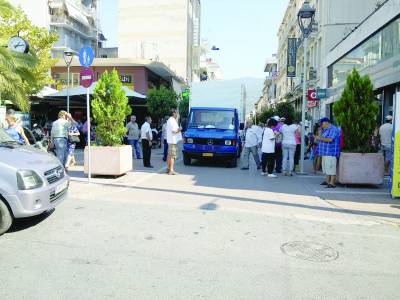 Πότε βγαίνει ο δήμαρχος στο μπαλκόνι; 