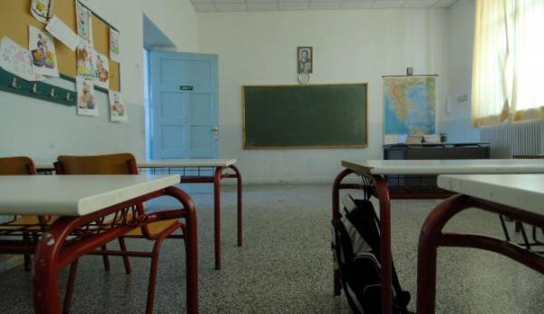 Συνελήφθη ο δάσκαλος Δημοτικού που έστελνε σε 11χρονες μαθήτριές του σεξουαλικά μηνύματα