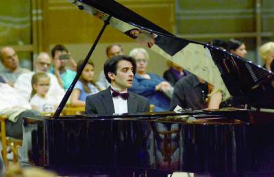 Ο Μάνος Κιτσικόπουλος απόψε στο Μέγαρο Χορού Καλαμάτας