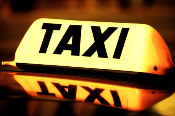 Λήστεψαν οδηγό ταξί σε τσιγγάνικο καταυλισμό στα Εξαμίλια Κορινθίας