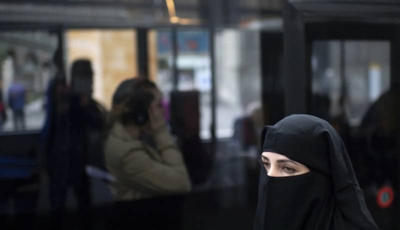 Δημοψήφισμα στην Ελβετία για την απαγόρευση κάλυψης του προσώπου