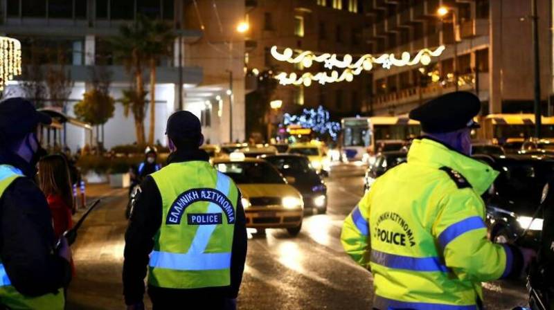 Έφοδοι και συλλήψεις της Αστυνομίας σε σπίτια για Πρωτοχρονιάτικο τζόγο - Πρόστιμα και σε ιερείς