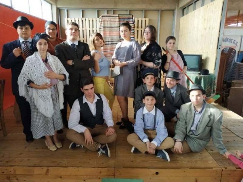 &quot;Υπάρχει και φιλότιμο&quot; από την θεατρική ομάδα Χανδρινού
