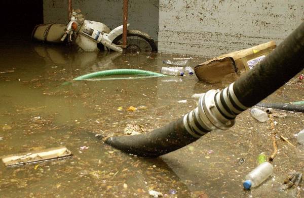 Μεσσηνία: Σοβαρά προβλήματα στο Κοπανάκι από την βροχή - Πλημμύρισαν σπίτια και καταστήματα