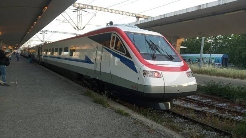 Προαστιακός: Άνδρας παρασύρθηκε από αμαξοστοιχία πριν από τον σταθμό της Κορίνθου
