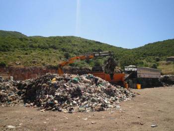 Ενστάσεις Νίκα για τη διαχείριση σκουπιδιών