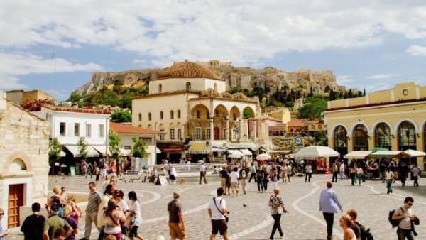 ΤτΕ: 22,6 εκατ. τουρίστες επισκέφθηκαν την Ελλάδα στο 8μηνο