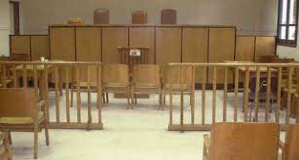 Υπόθεση 12χρονης στον Κολωνό: Στις 8 Ιανουαρίου η δίκη των 26 κατηγορουμένων για την φρίκη που βίωσε - Στο εδώλιο και η μητέρα της
