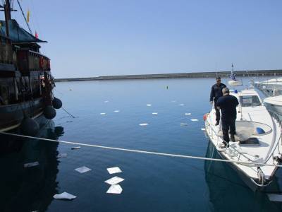 Ρύπανση 100 τ.μ. με λάδια στο λιμάνι της Καλαμάτας