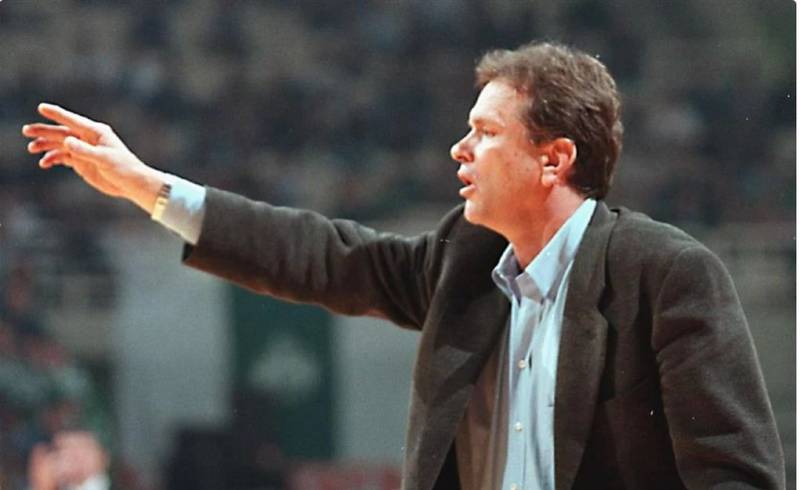 Πέθανε ο Γιάννης Ιωαννίδης