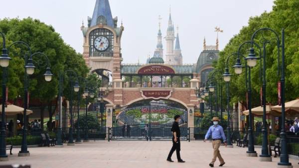 Έκλεισε η Disneyland στη Σανγκάη μετά τον εντοπισμό ενός κρούσματος Covid-19