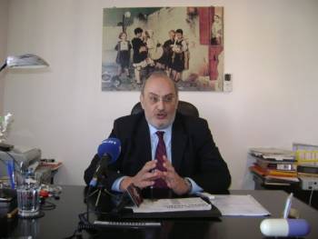 &quot;Υμνοι&quot; Κατσίβελα για Κόλλια