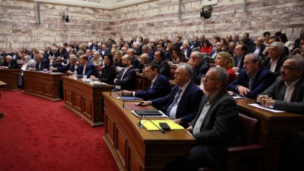 Ελέγχους νομιμότητας στους τηλεοπτικούς σταθμούς εθνικής εμβέλειας, ζητούν 55 βουλευτές του ΣΥΡΙΖΑ