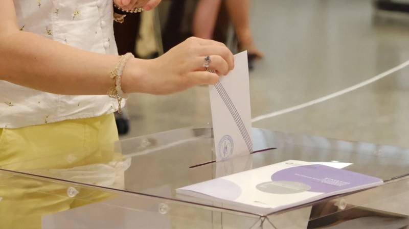 Δημοσκόπηση Opinion Poll: ΝΔ 31%, ΕΛΑΣ 15,9% – Τρίτο το ΠΑΣΟΚ, η Καρυστιανού μπαίνει Βουλή (Βίντεο)