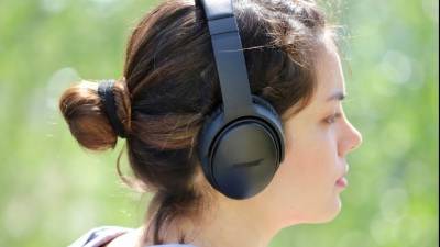 Τεχνητή νοημοσύνη και μουσική βιομηχανία: Τι αλλάζει σήμερα σε δικαιώματα, έσοδα και δημιουργία