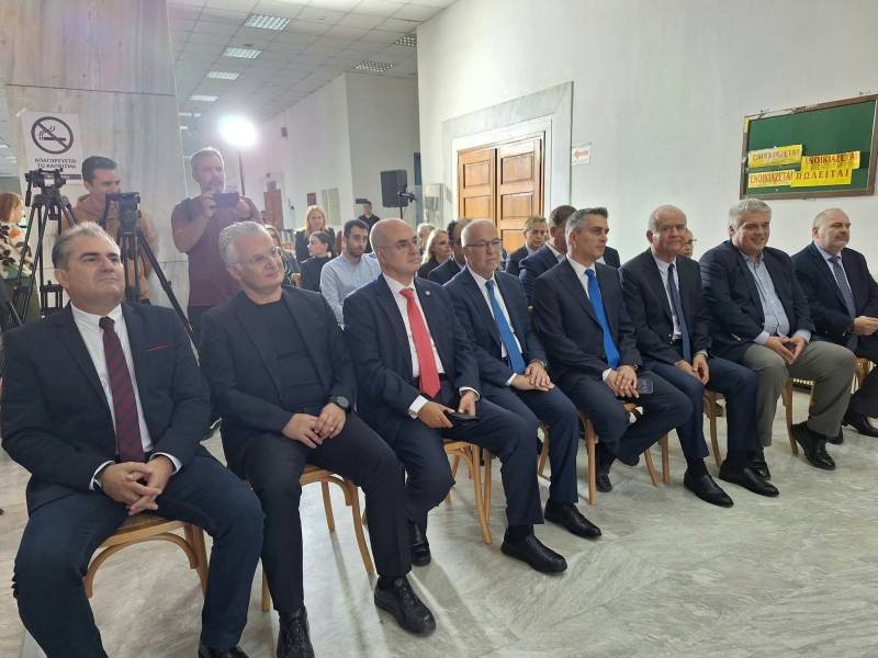 Η αναβάθμιση της βιτρίνας δεν κρύβει το πρόβλημα