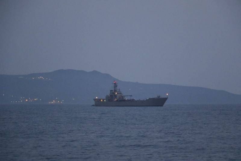 Πολεμικά πλοία ανοιχτά της Καλαμάτας για την άσκηση "Ηνίοχος"