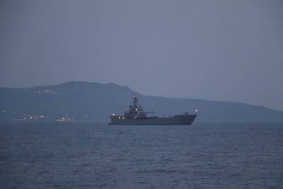 Πολεμικά πλοία ανοιχτά της Καλαμάτας για την άσκηση "Ηνίοχος"