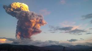 Εκουαδόρ: Έκρηξη ηφαιστείου με 10 χλμ ύψος νέφους! (βίντεο)