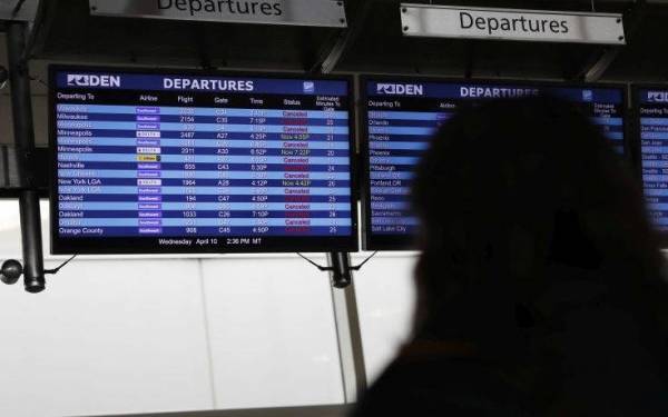 Εκατοντάδες πτήσεις ακυρώθηκαν στο Σικάγο