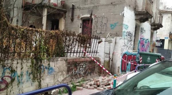 Λάρισα: Νεκρός 22χρονος - Καταπλακώθηκε από τοίχο στο κέντρο της πόλης