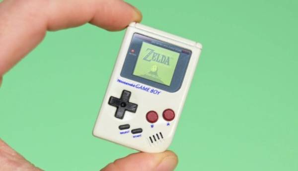 Tο πιο μικρό Game Boy που έχει κυκλοφορήσει ποτέ (Βίντεο)