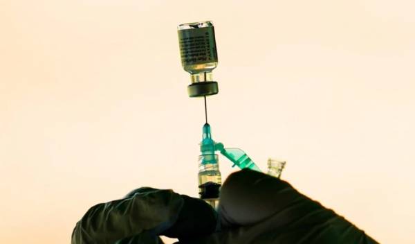 Εμβόλιο Pfizer: Αντισώματα για τουλάχιστον έξι μήνες έχουν όσοι έχουν εμβολιαστεί πλήρως