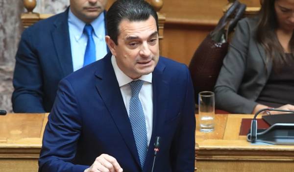 Σκρέκας: Για πρώτη φορά εντάσσονται και τα σχολικά είδη στην διάταξη για την επιβολή πλαφόν