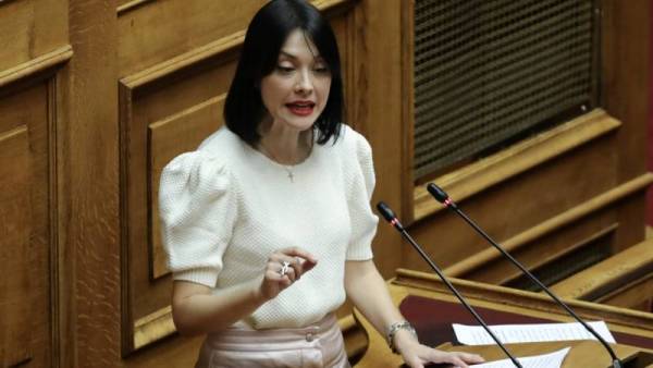 Την υποψηφιότητα Διαμαντοπούλου στηρίζει η Γιαννακοπούλου