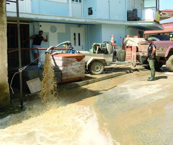 Η ΟΑΚ "4Χ4 Μεσσηνία" βοήθησε στις πλημμύρες 