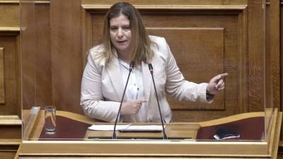 Προσυνεδριακή συζήτηση της ΝΔ - Μαρία Συρεγγέλα: «Ασκούμε κοινωνική πολιτική στην πράξη»