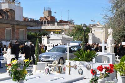 Το τελευταίο &quot;αντίο&quot; στο Χάρη Χαραλαμπόπουλο