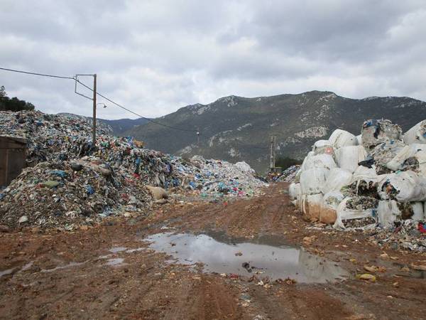 Τα σκουπίδια στις πόλεις του εξωτερικού και η ΜΟΛΑΚ