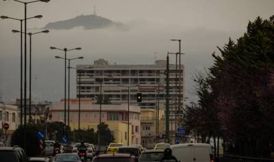 Καιρός: Βροχές και σκόνη - Σε ποιες περιοχές θα ανέβει και θα πέσει η θερμοκρασία (Βίντεο)