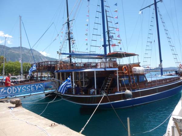 Μικρές κρουαζιέρες στο Μεσσηνιακό Κόλπο με ξύλινα πλοία