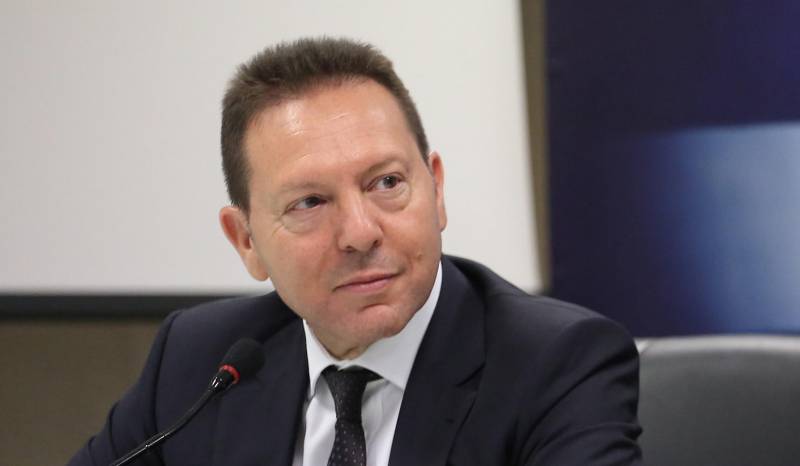 Επιμονή Στουρνάρα για προληπτικό πρόγραμμα στήριξης