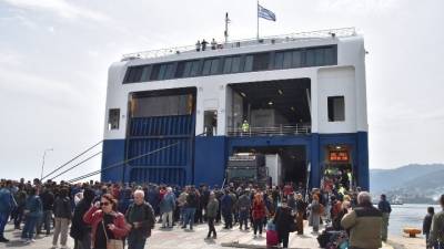 Σε αναβρασμό οι κτηνοτρόφοι της Μυτιλήνης, αποκλεισμένο για 6η ημέρα το λιμάνι (βίντεο)