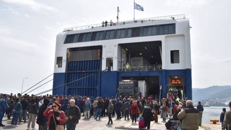 Σε αναβρασμό οι κτηνοτρόφοι της Μυτιλήνης, αποκλεισμένο για 6η ημέρα το λιμάνι (βίντεο)