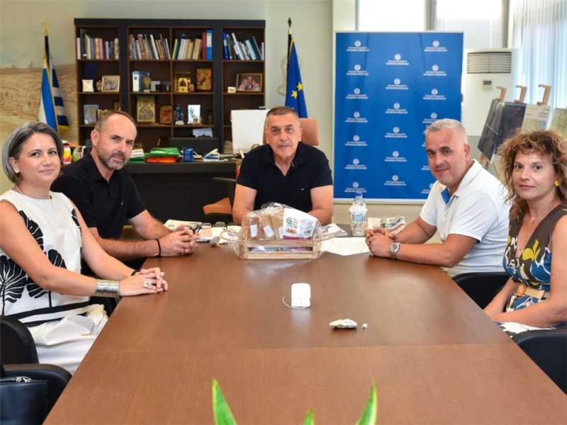 Ο Πολιτιστικός Σύλλογος Θεσσαλών Μεσσηνίας στον περιφερειάρχη Θεσσαλίας Δημ. Κουρέτα