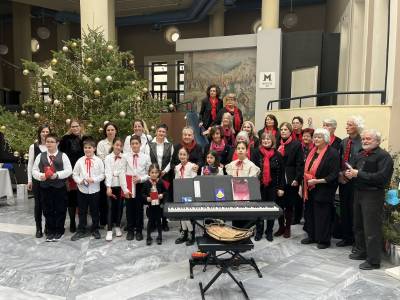 Χριστουγεννιάτικα άσματα από τη Διεθνή Χορωδία «Allegri» (βίντεο)